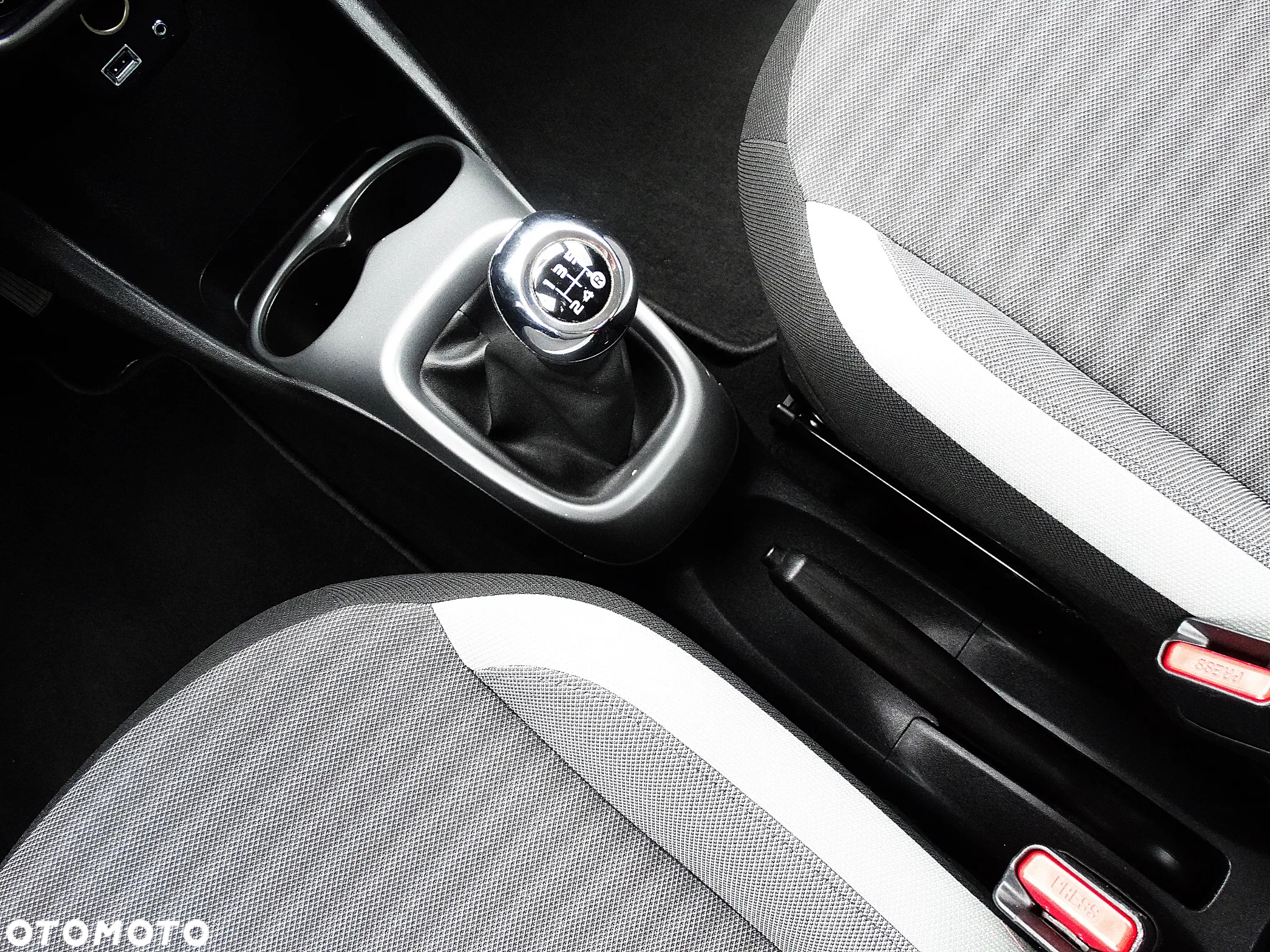 Toyota Aygo X 1.0 VVT-i Executive - 23