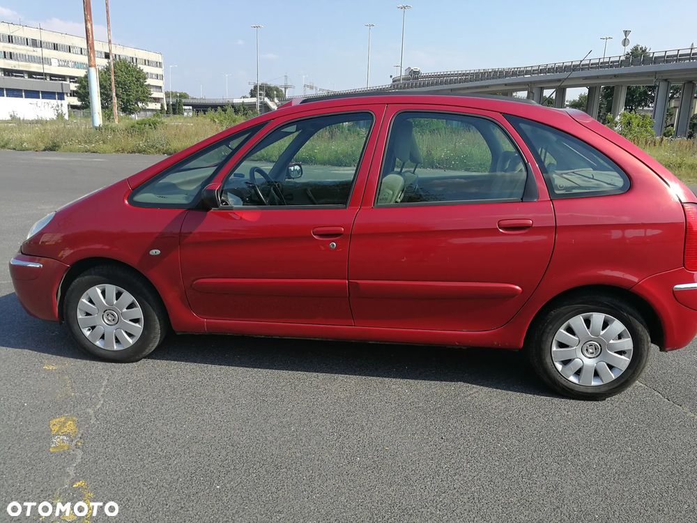 Citroën Xsara Picasso 2.0 16V Exclusive - 2
