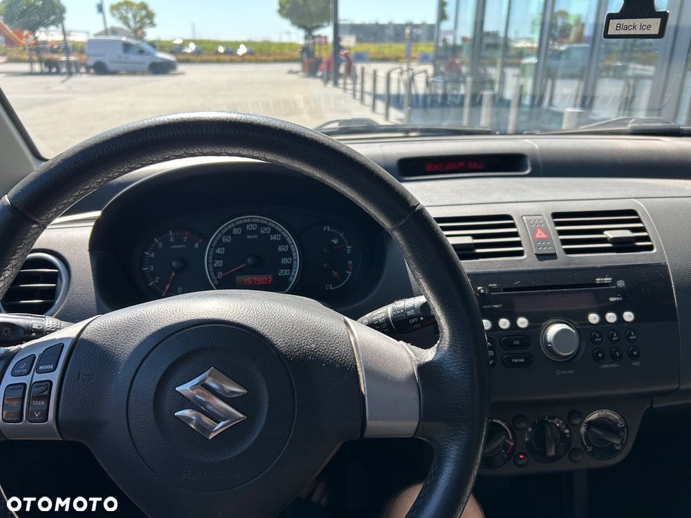 Suzuki Swift 1.3 Club - 11