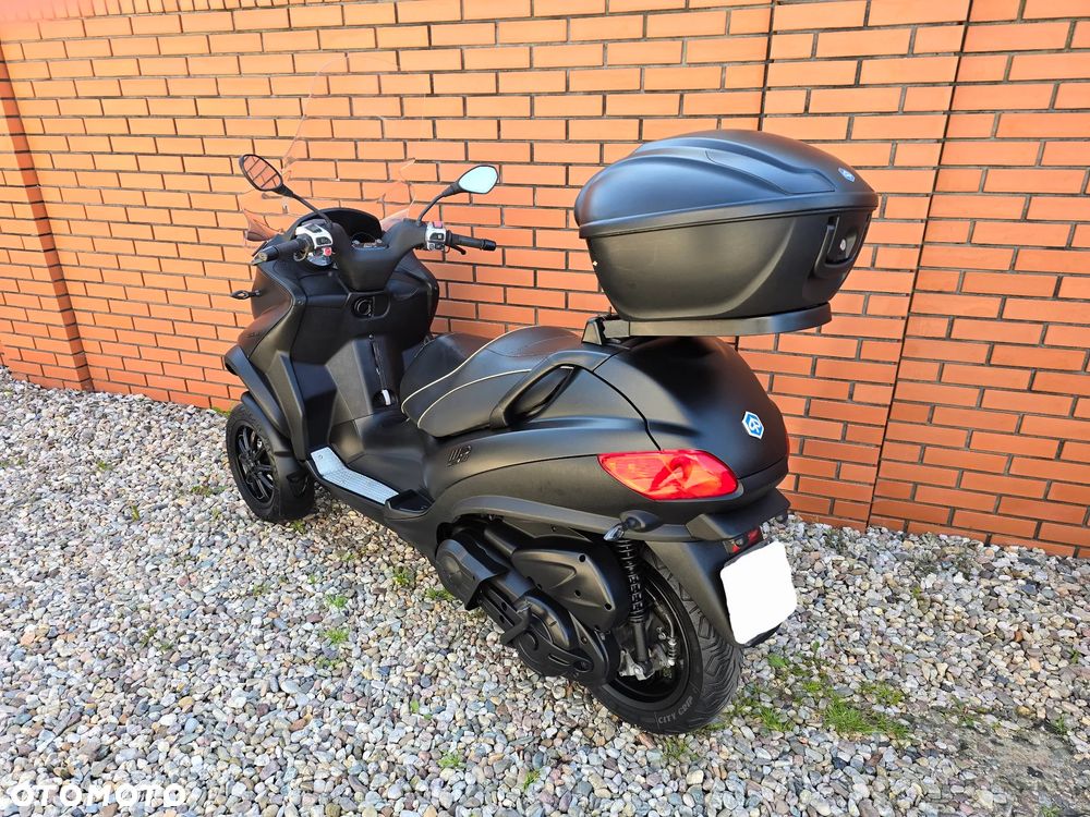 Piaggio MP-3 - 10