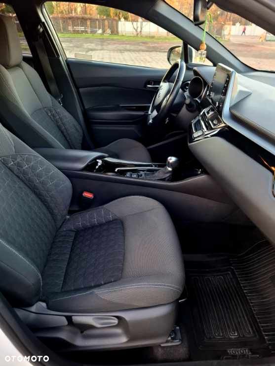 Toyota C-HR - 11