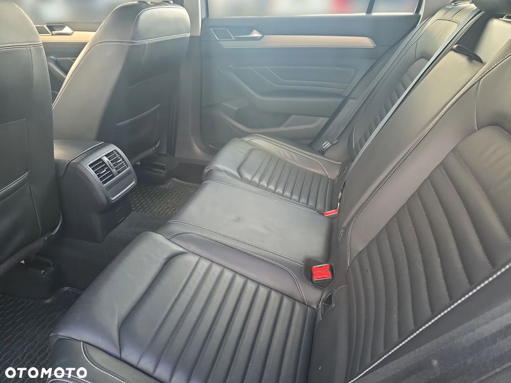 Volkswagen Passat - 18