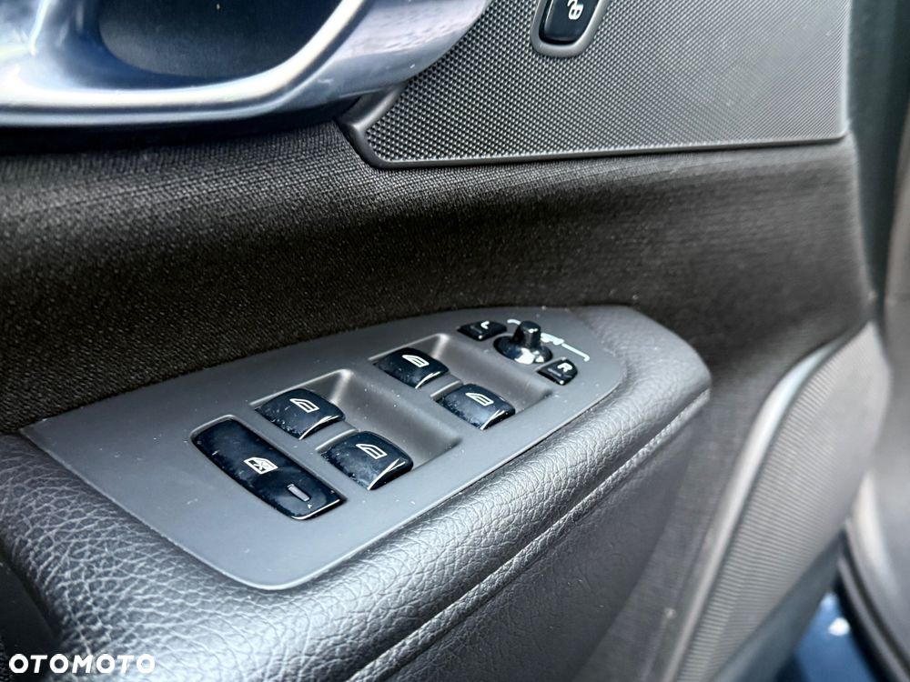 Volvo V90 D3 AWD Geartronic Momentum - 21