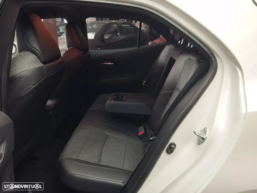 Toyota Corolla 1.8 Hybrid Comfort - 12