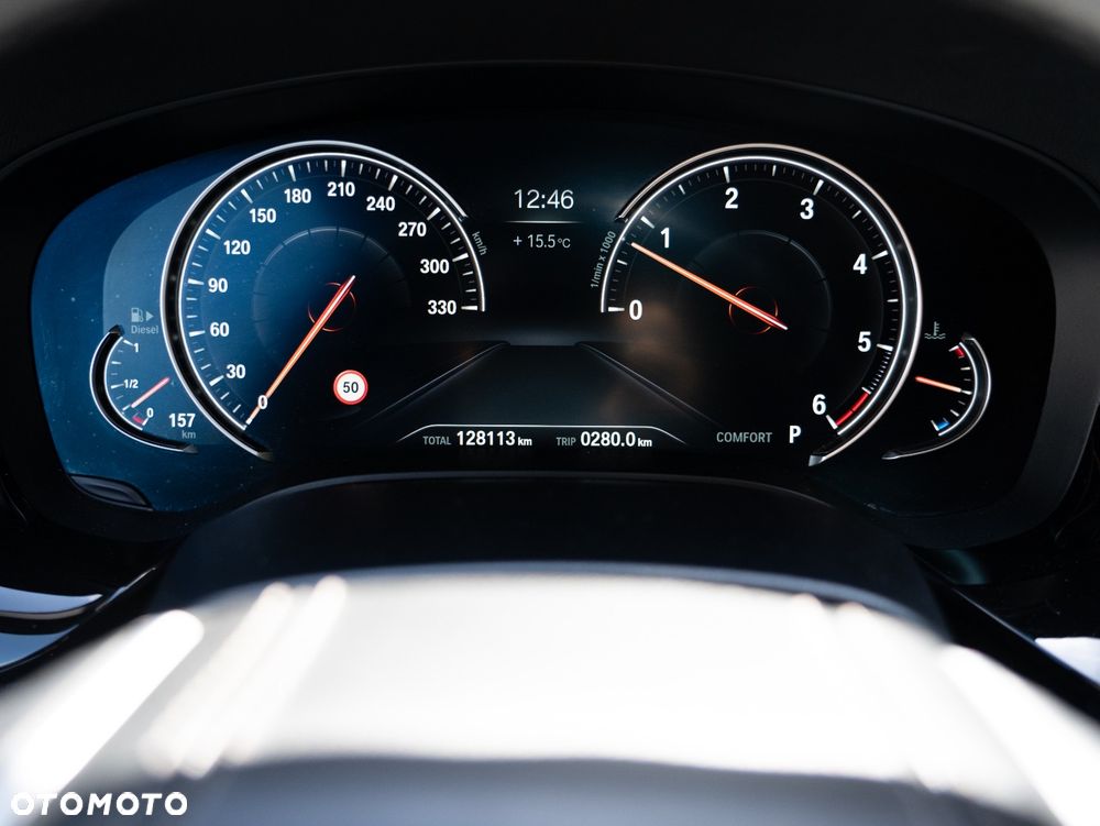 BMW Seria 5 530d xDrive Sport Line - 36