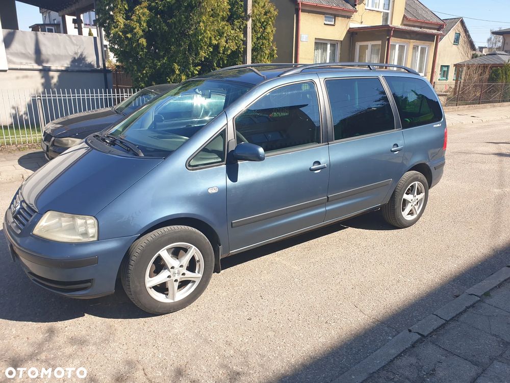 Volkswagen Sharan 1.9 TDI Automatik Highline - 1