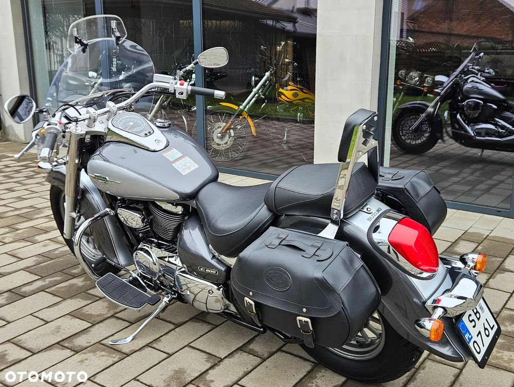 Suzuki Intruder - 6