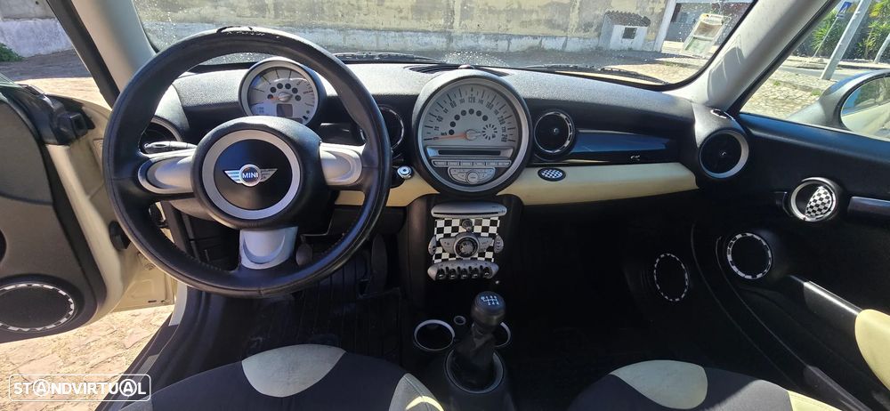 MINI 3 Portas Cooper D - 7