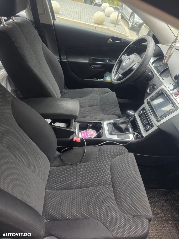 Volkswagen Passat Variant 1.6 TDI DPF BlueMotion Technology Highline - 18