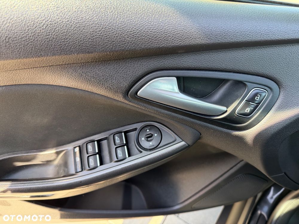 Ford Focus Turnier 1.5 EcoBlue Start-Stopp-System TITANIUM - 21