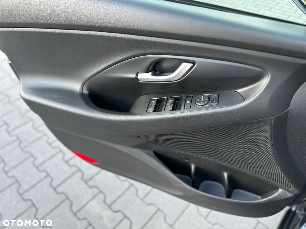 Hyundai i30 1.5 DPI Classic + - 35