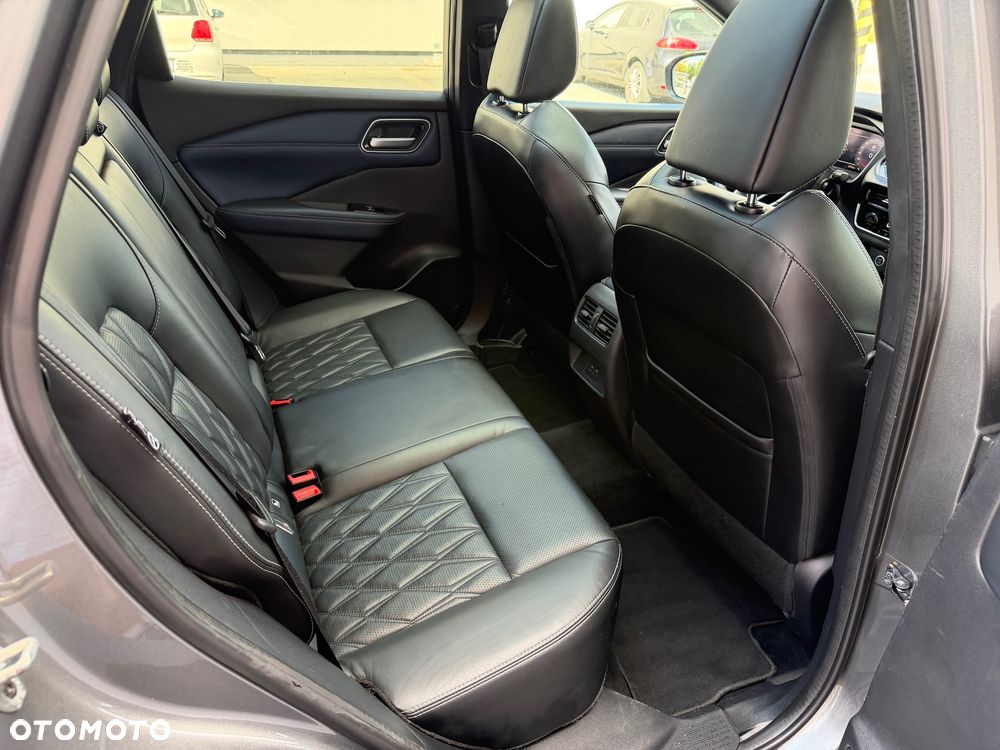 Nissan Qashqai 1.3 DIG-T 4x4 MHEV Xtronic Tekna+ - 14