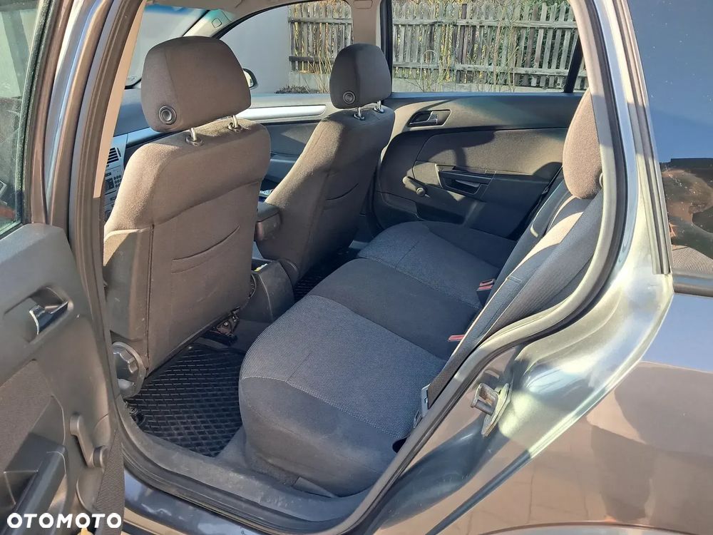 Opel Astra 1.9 CDTI 111 - 10