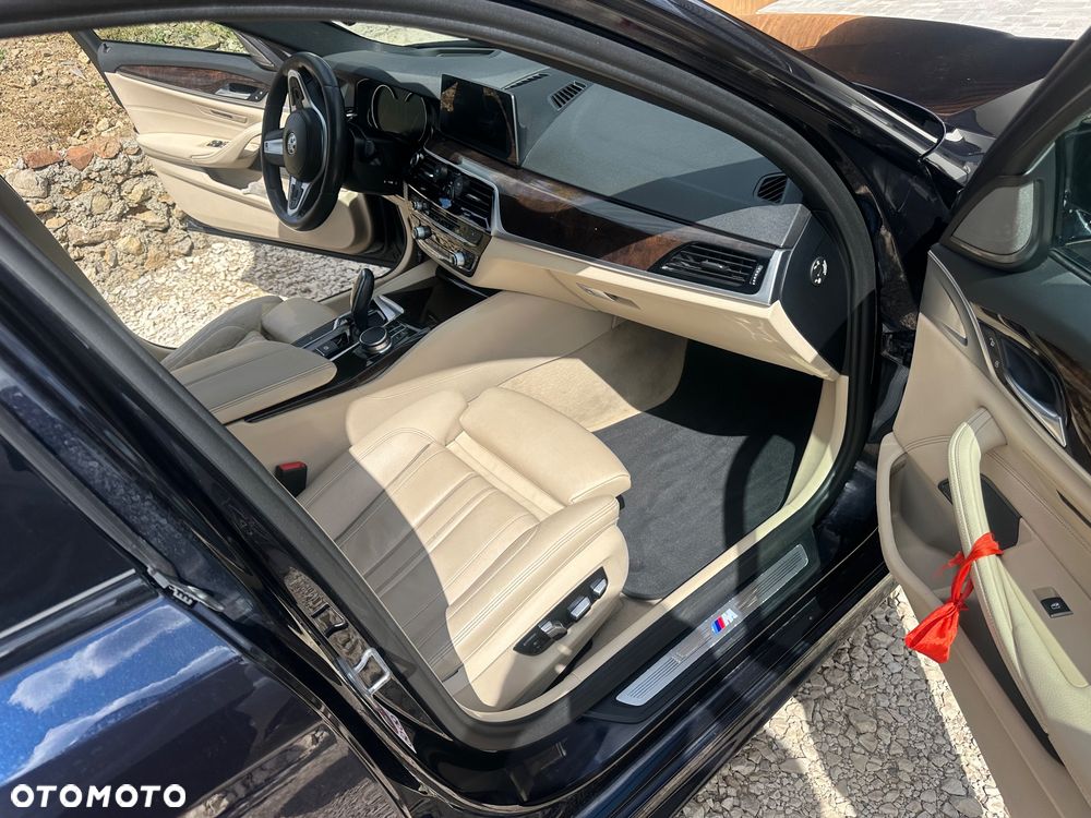 BMW Seria 5 530i Sport - 10