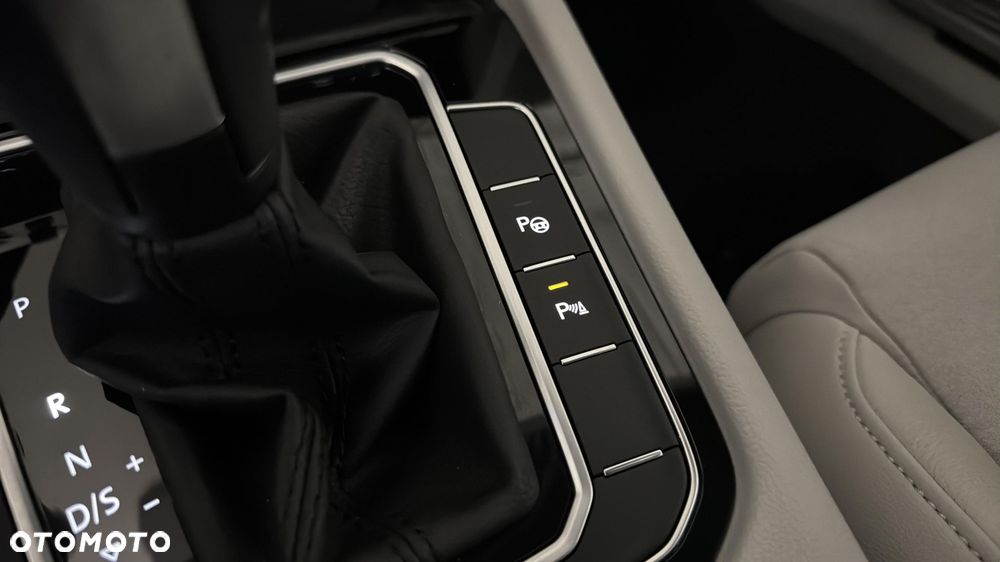 Volkswagen Passat 2.0 TDI EVO Elegance DSG - 26