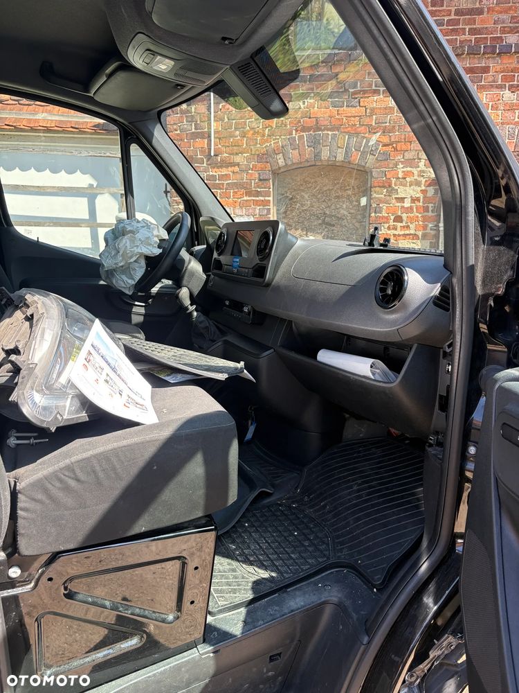 Mercedes-Benz Sprinter - 20