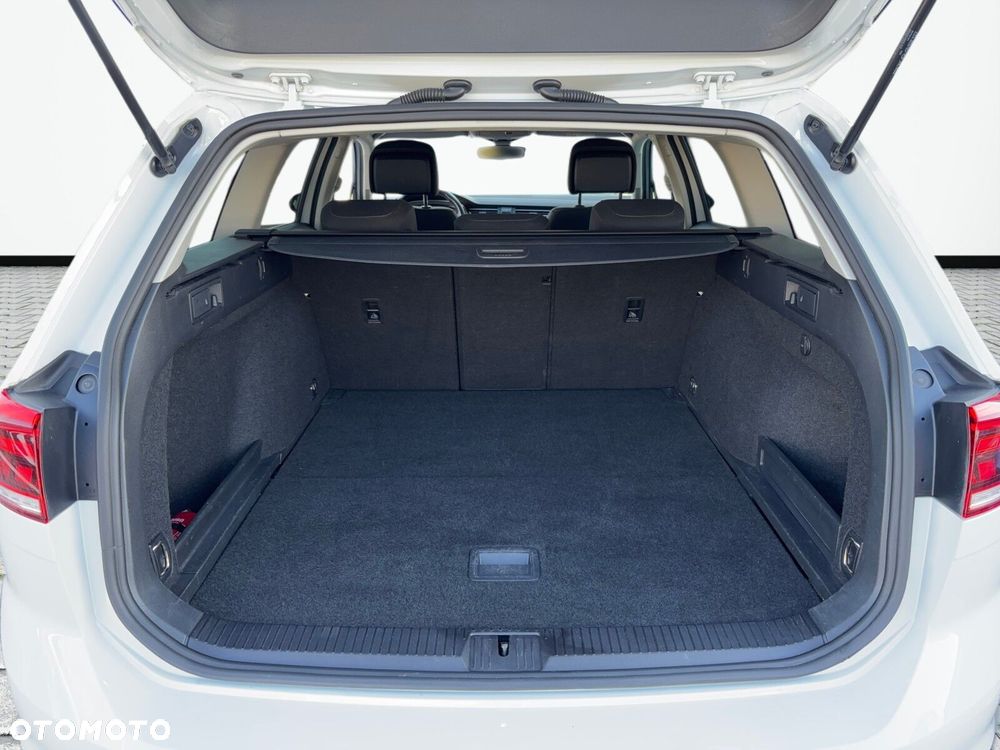 Volkswagen Passat Variant - 30