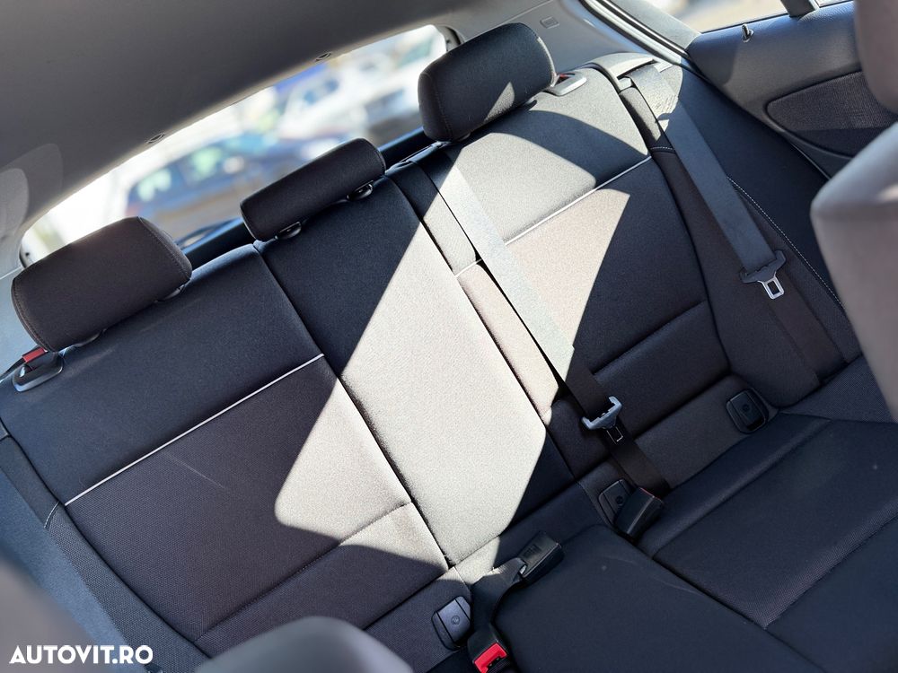 BMW Seria 1 120i Aut. Edition Sport - 18