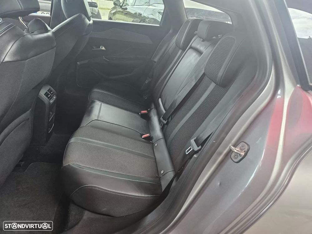 Peugeot 308 SW 1.2 PureTech Allure Pack EAT8 — fotografia 9