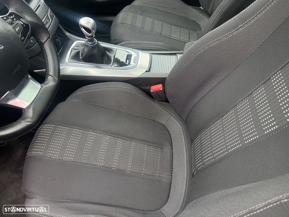 Peugeot 308 SW 1.6 BlueHDi Allure - 27