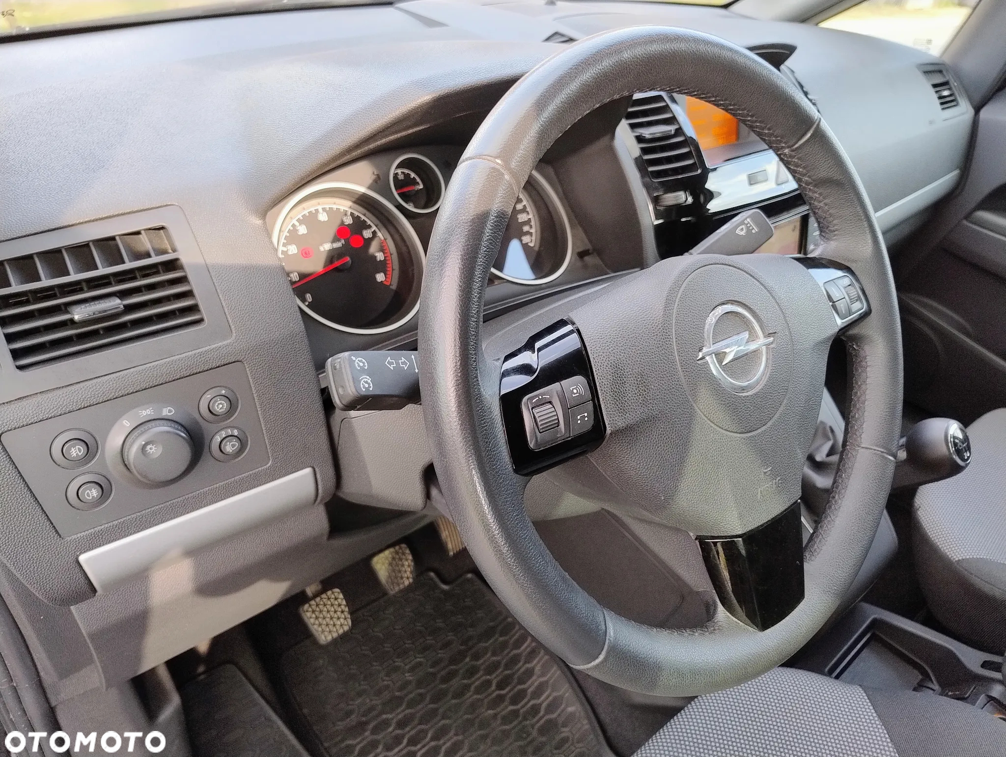Opel Zafira 1.8 Navi - 12