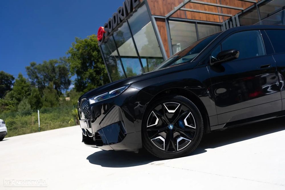BMW iX xDrive 40 Pack Desportivo - 7
