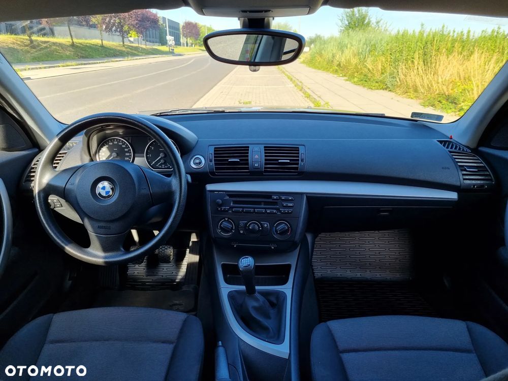BMW Seria 1 116i - 8