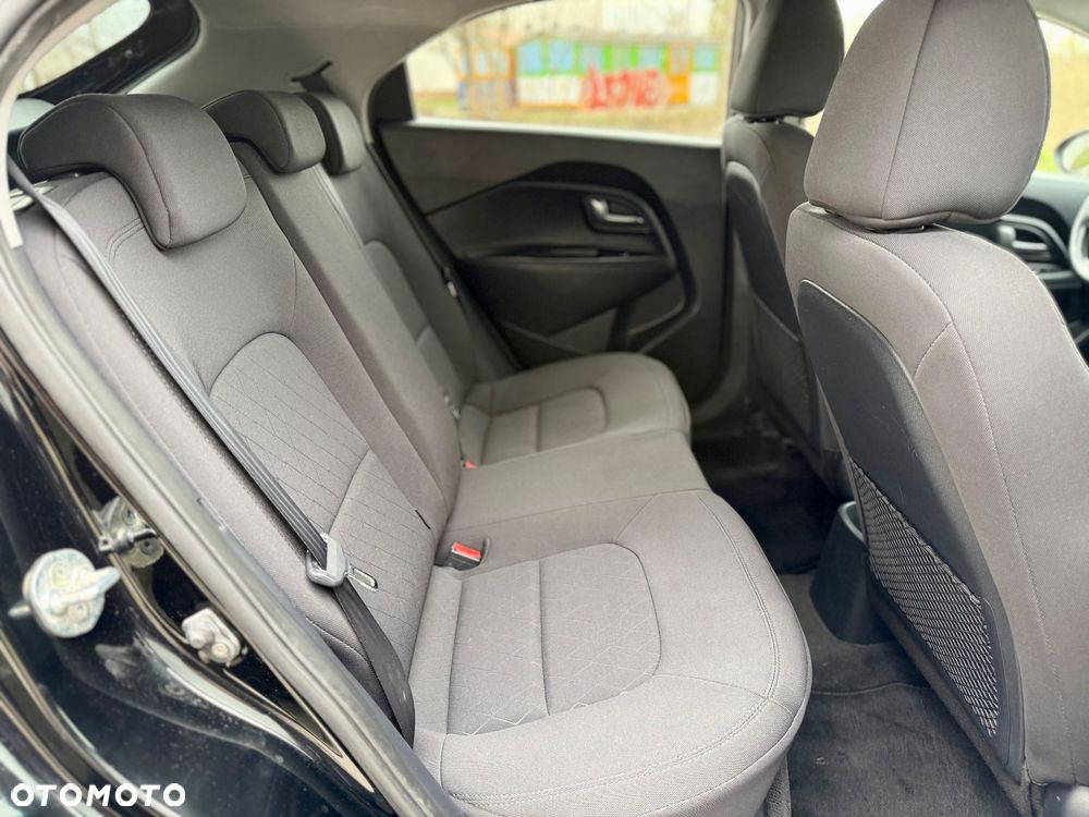 Kia Rio 1.4 XL Business Line - 24