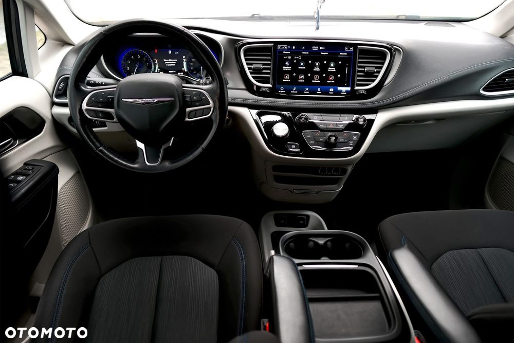 Chrysler Pacifica - 24