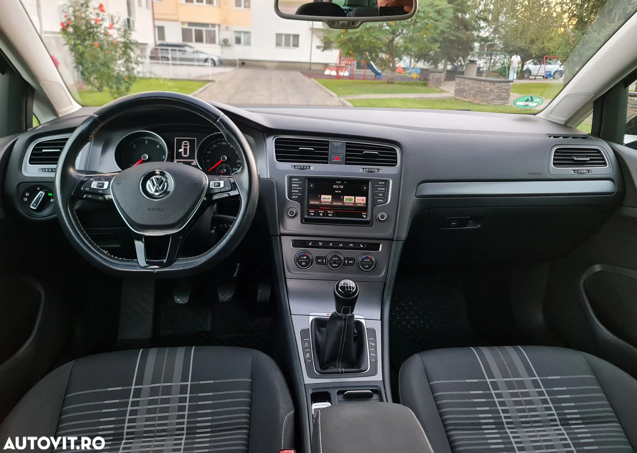 Volkswagen Golf 1.6 TDI 4Motion BlueMotion Technology Lounge - 5