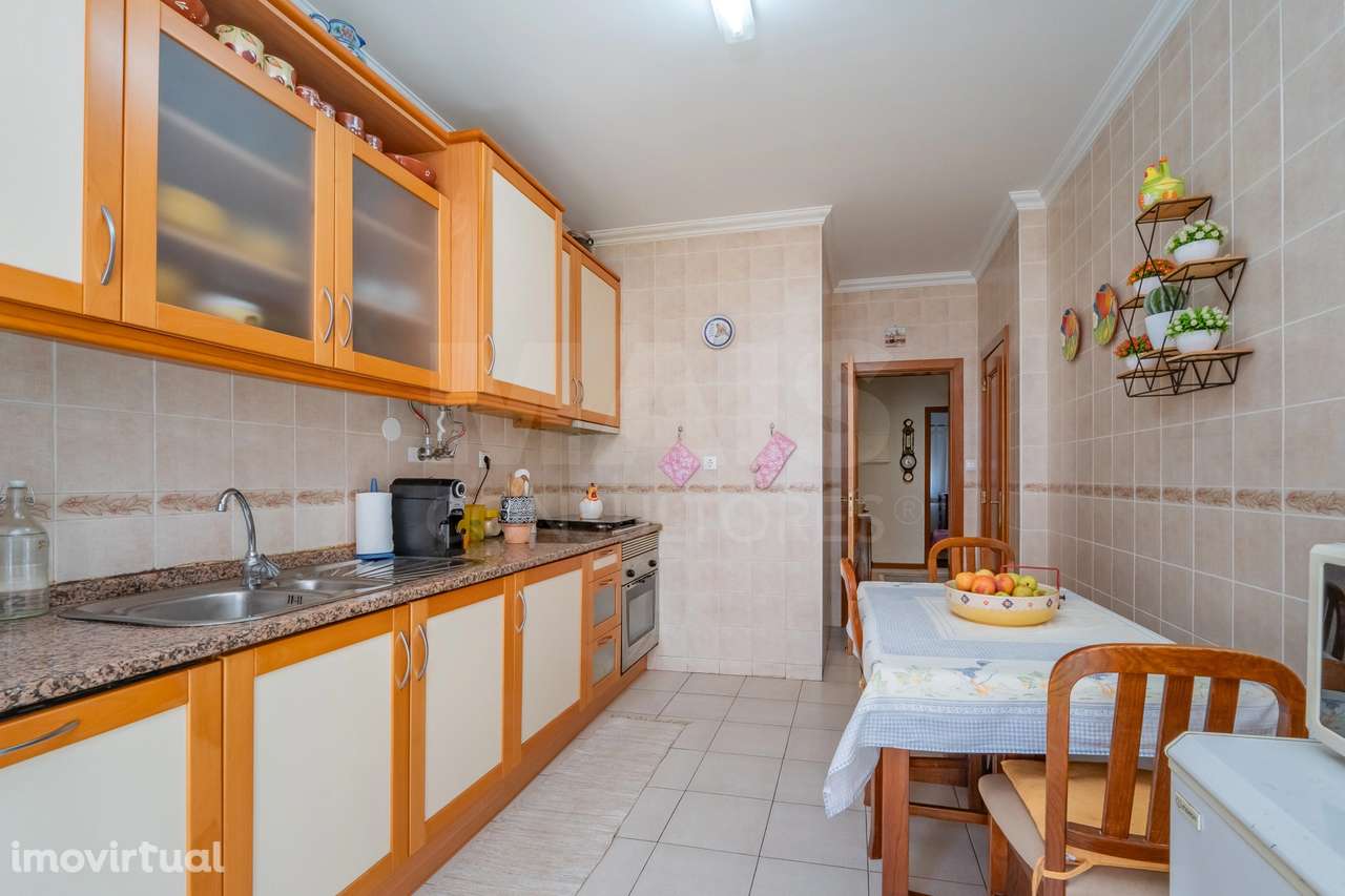 Viva com Espaço e Conforto T3 com Suíte e parqueamento em Samora Co... - Grande imagem: 3/28