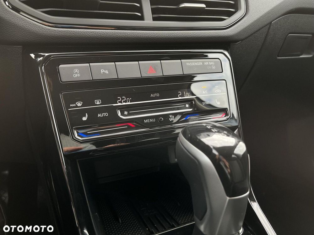 Volkswagen T-Cross - 34