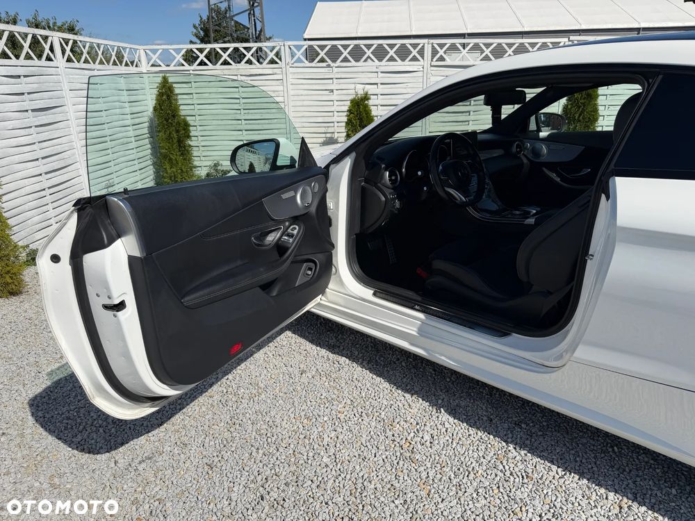 Mercedes-Benz Klasa C 220 d 4-Matic 9G-TRONIC - 36