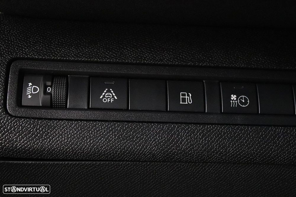 Peugeot 3008 1.6 Hybrid Allure e-EAT8 - 19