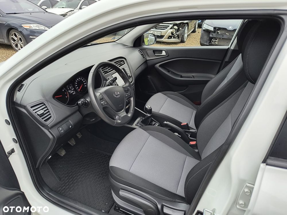 Hyundai i20 - 8