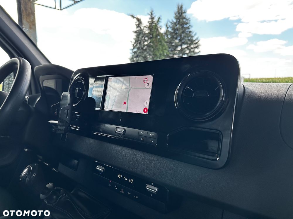 Mercedes-Benz Sprinter - 20