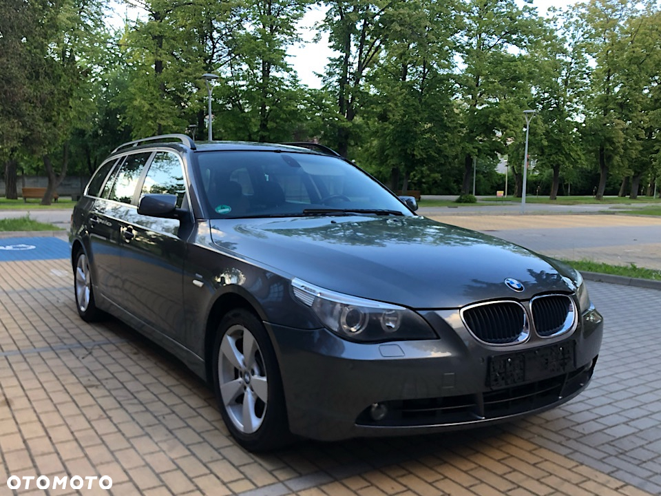 BMW Seria 5 525xi - 28
