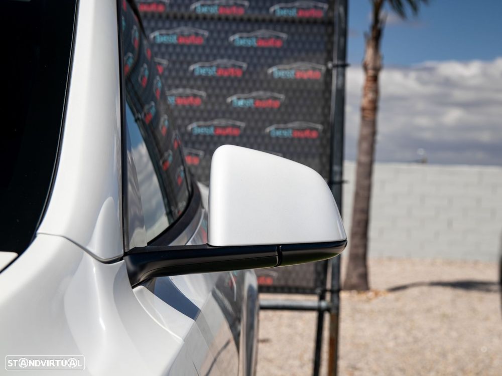 Tesla Model Y Performance Tração Integral - 17