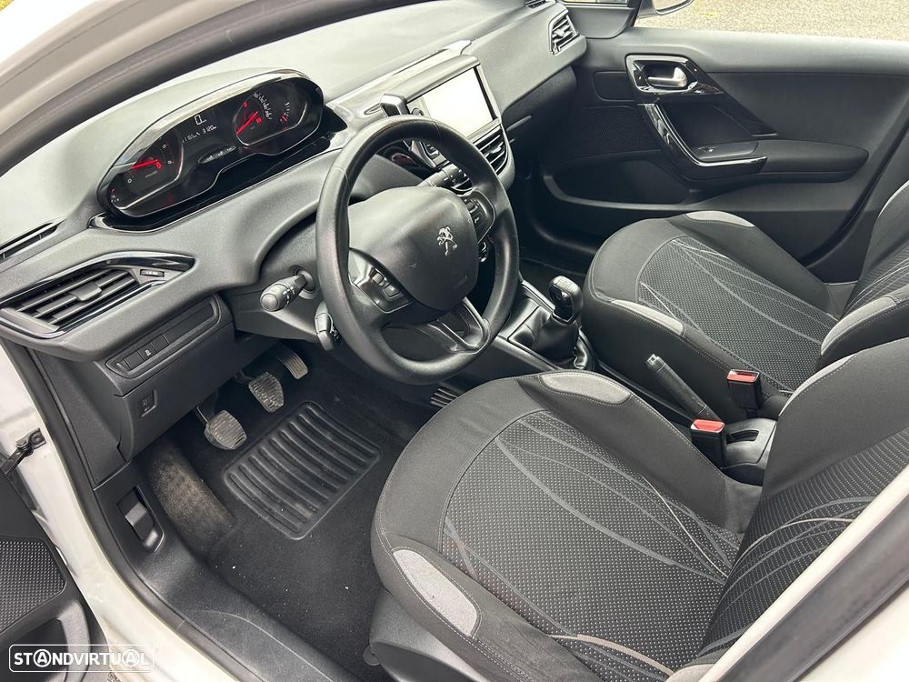 Peugeot 208 1.4 HDi Active - 9