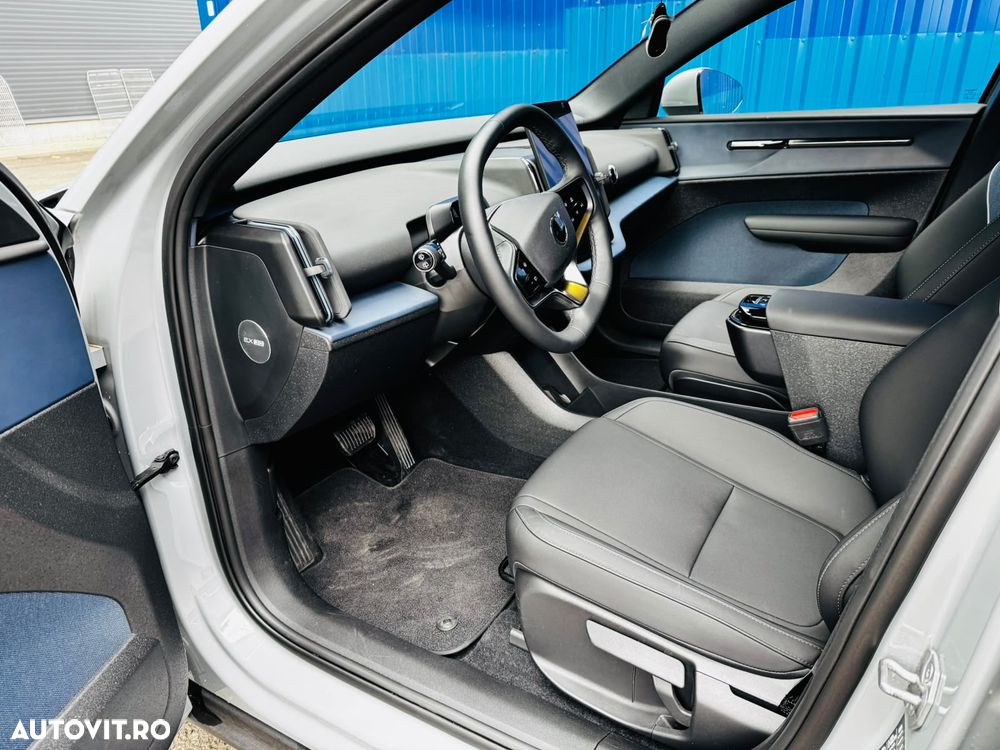 Volvo EX30 Single Motor Extended Range RWD Core - 7