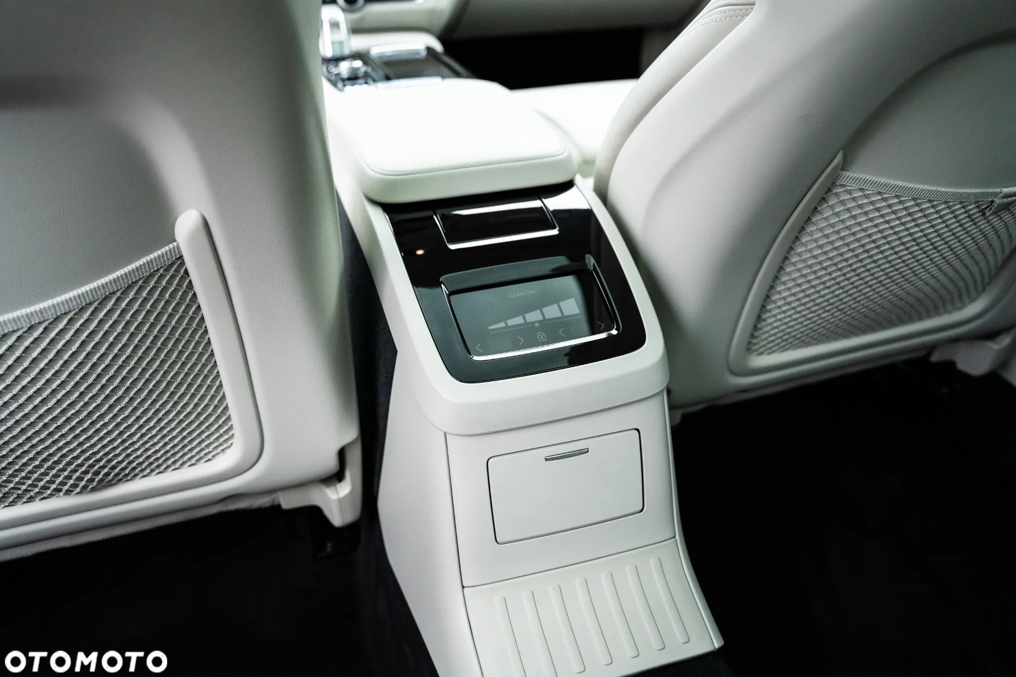 Volvo S90 T8 AWD Plug-In Hybrid Inscription - 16