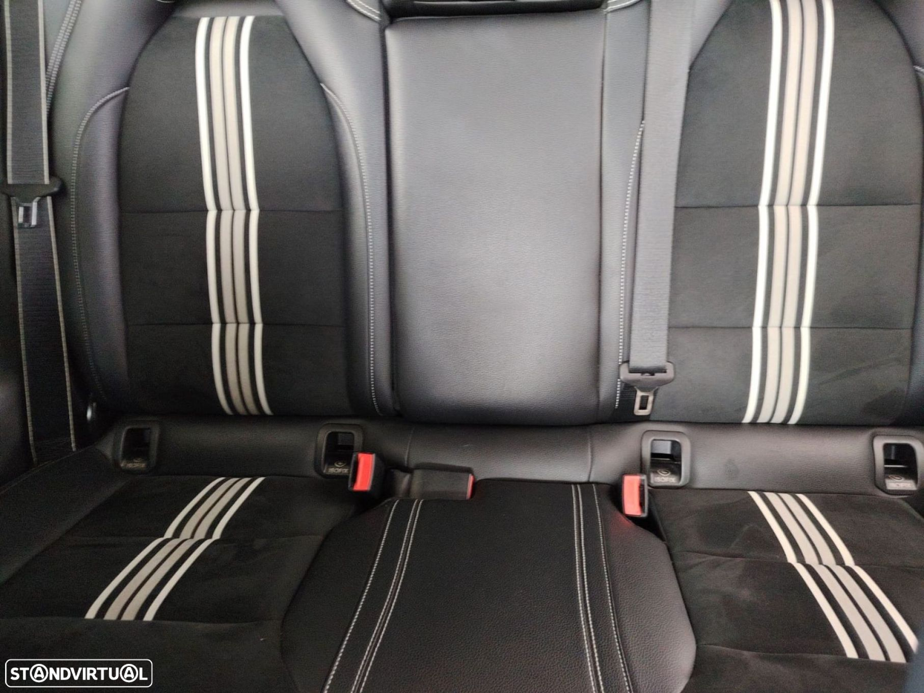 Mercedes-Benz GLA 180 - 11