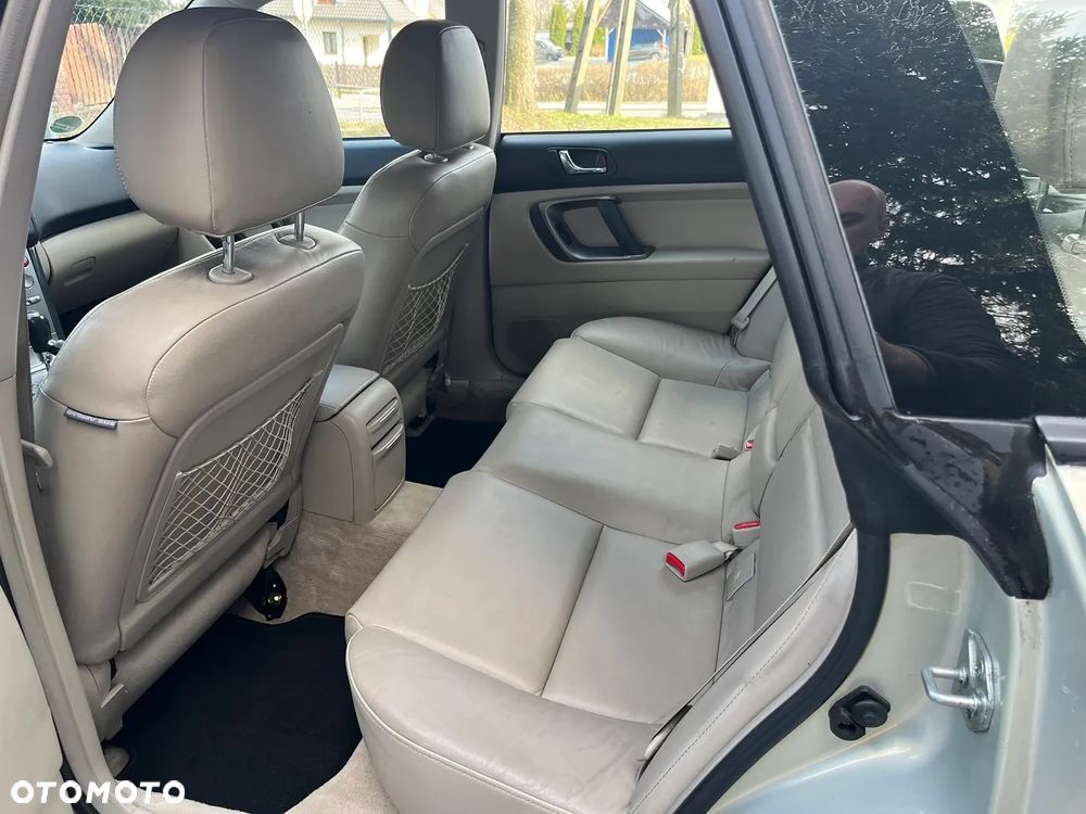 Subaru Outback - 13