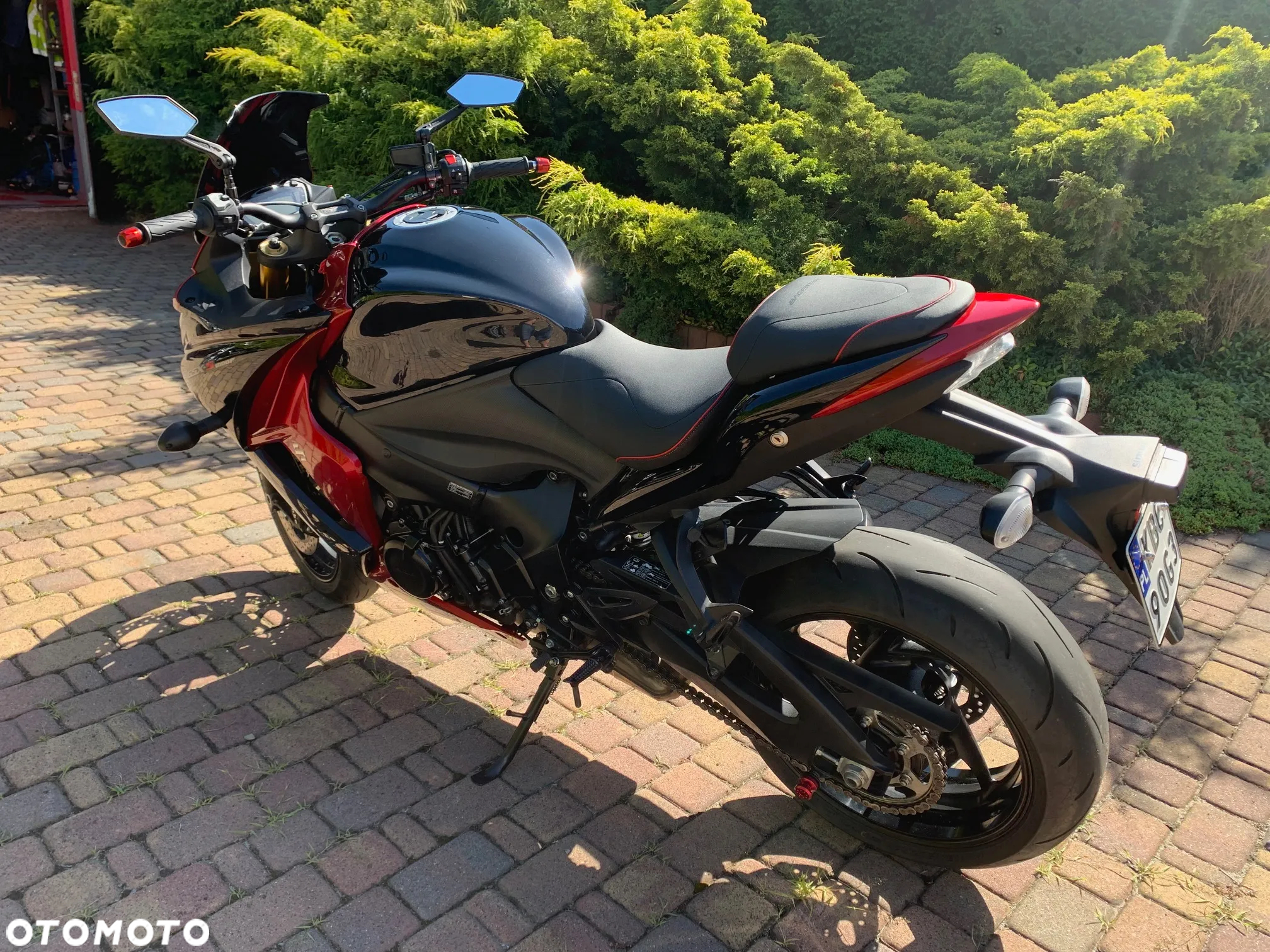 Suzuki GSX 1000 - 4