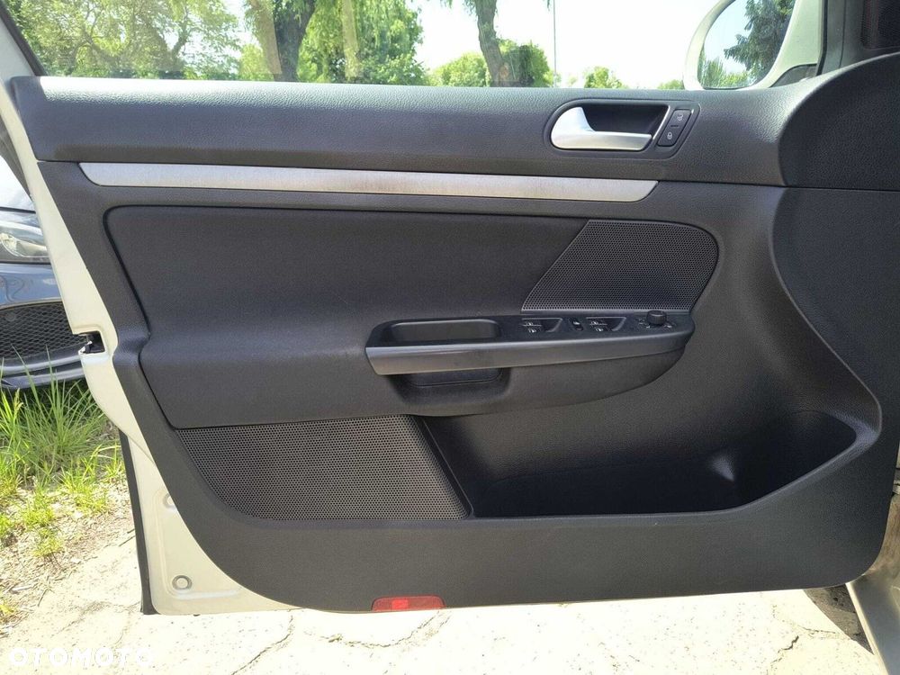 Volkswagen Golf - 18