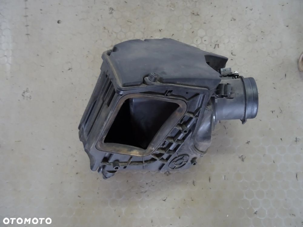 8W0133835F obudowa filtra powietrza 3.0 TDI CRT Audi A4 B9 A5 8W czesci - 1