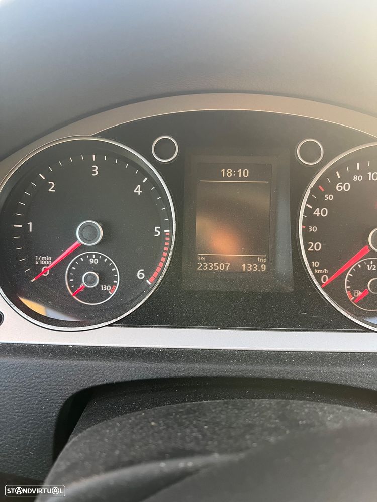 VW Passat 1.6 TDI BlueMotion - 8