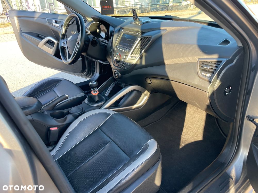 Hyundai Veloster 1.6 Turbo Premium - 19