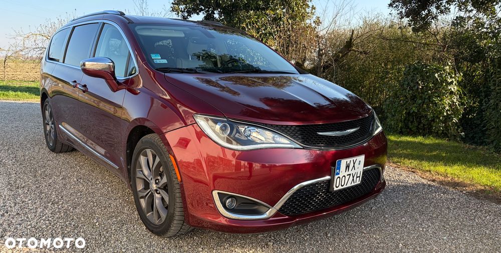 Chrysler Pacifica - 3