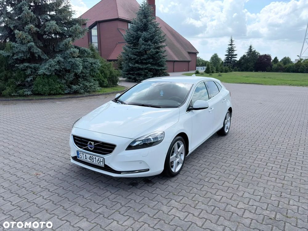Volvo V40 T3 R-Design Momentum - 1